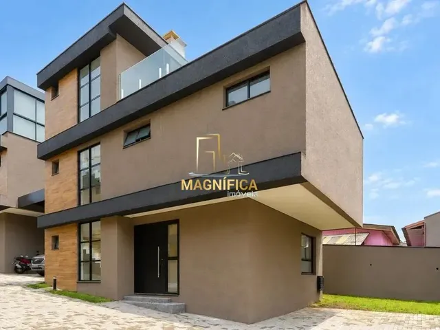 Sobrado 3 quartos e 5 banheiros, à venda, no bairro Mercês em Curitiba