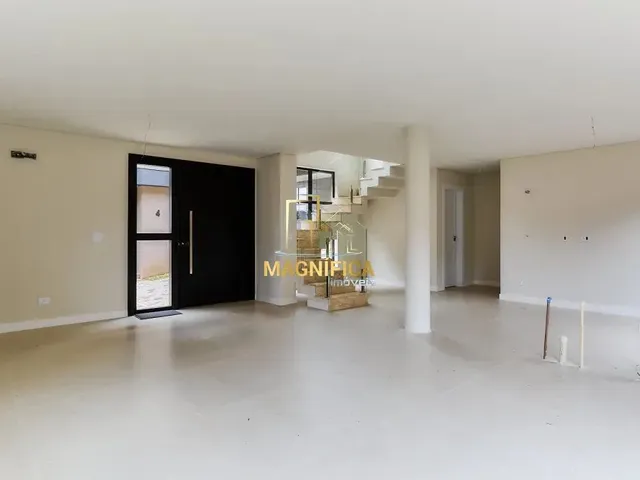 Sobrado 3 quartos e 5 banheiros, à venda, no bairro Mercês em Curitiba