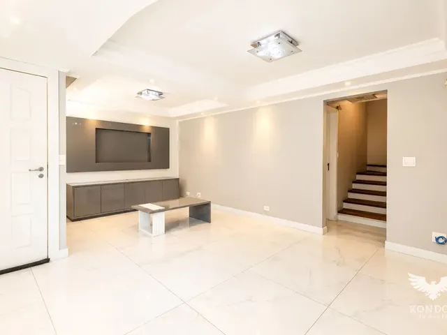 Sobrado com 242m² 3 quartos e 3 banheiros, à venda, no bairro São Braz em Curitiba