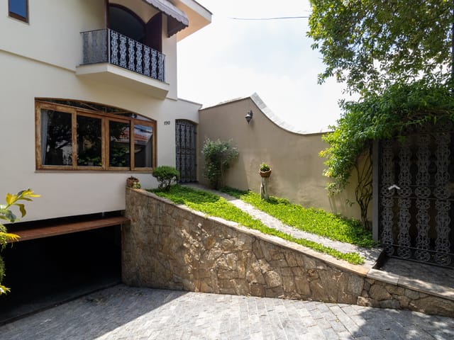 Sobrado com 495m² 3 quartos e 6 banheiros, à venda, no bairro Vila Pereira Barreto em São Paulo