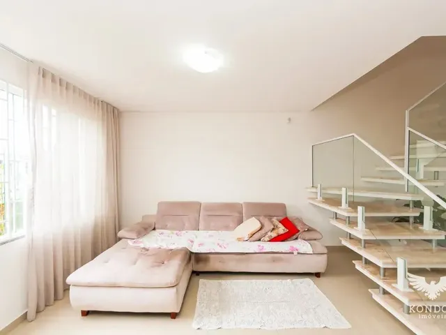 Sobrado com 220m² 3 quartos e 4 banheiros, à venda, no bairro Botiatuva em Campo Largo
