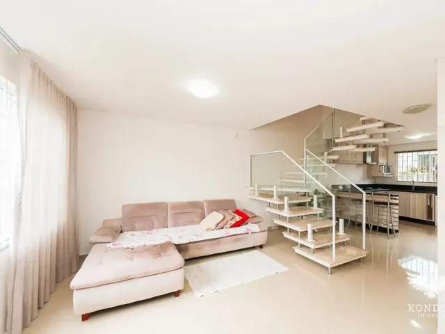 Sobrado com 220m² 3 quartos e 4 banheiros, à venda, no bairro Botiatuva em Campo Largo