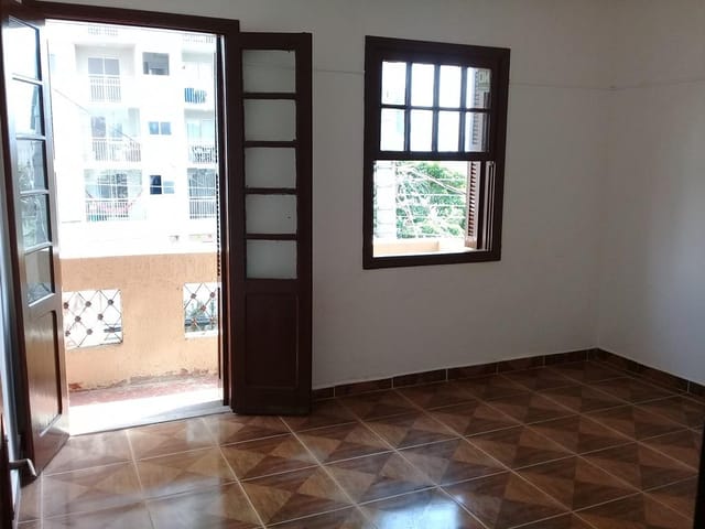 Sobrado com 400m² 7 quartos e 6 banheiros, à venda, no bairro Vila Mazzei em São Paulo