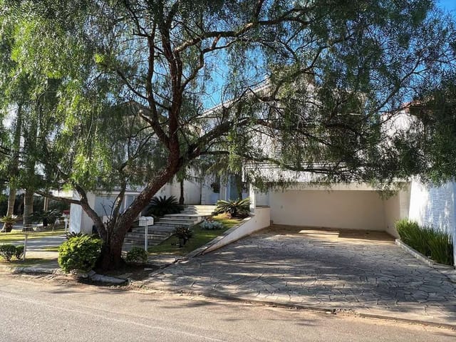 Sobrado com 362m² 4 quartos e 5 banheiros, à venda, no bairro São Paulo II em Cotia