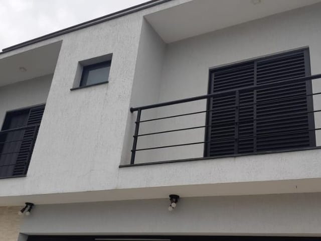 Sobrado com 225m² 3 quartos e 3 banheiros, à venda, no bairro Cézar de Souza em Mogi das Cruzes