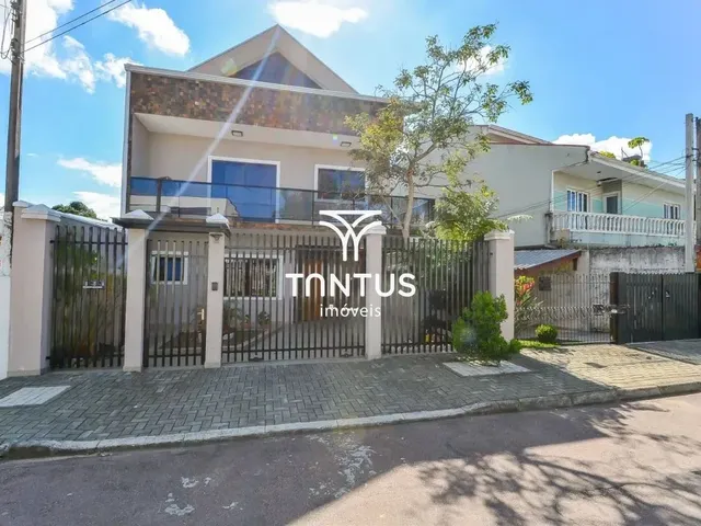 Sobrado com 180m² 4 quartos e 2 banheiros, à venda, no bairro Pinheirinho em Curitiba