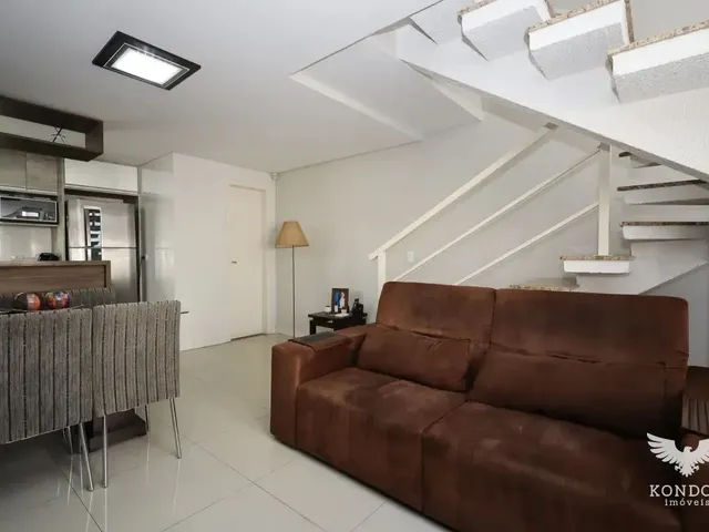 Sobrado 3 quartos e 4 banheiros, à venda, no bairro Santa Felicidade em Curitiba