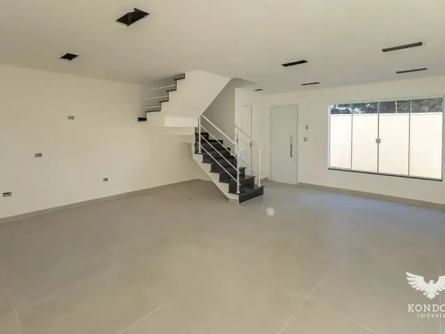 Sobrado com 118m² 3 quartos e 3 banheiros, à venda, no bairro Orleans em Curitiba