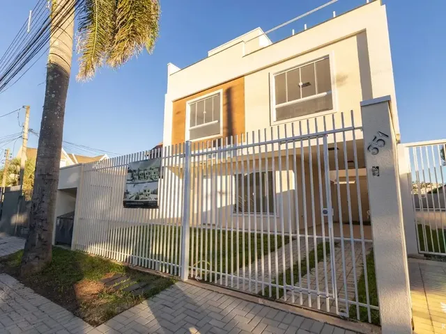 Sobrado com 100m² 3 quartos e 3 banheiros, à venda, no bairro Orleans em Curitiba