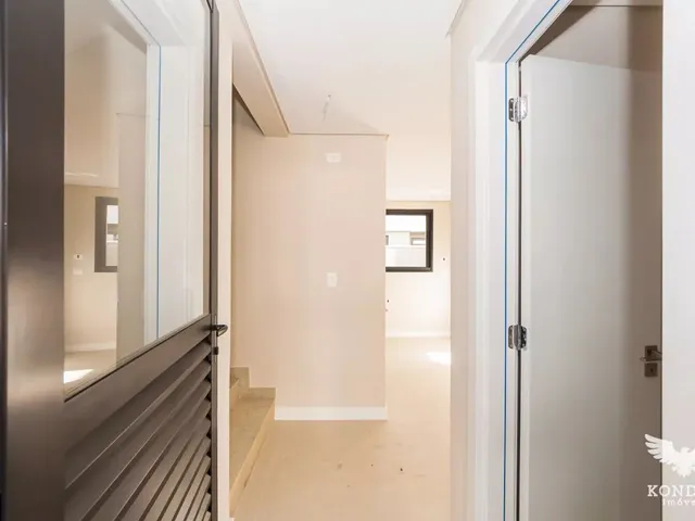 Sobrado 3 quartos e 5 banheiros, à venda, no bairro Santa Felicidade em Curitiba