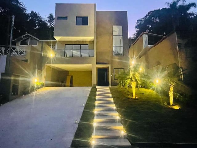 Sobrado com 360m² 3 quartos e 4 banheiros, à venda, no bairro Transurb em Itapevi