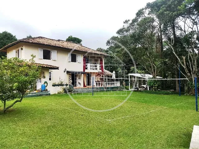 Sobrado com 1500m² 5 quartos e 4 banheiros, à venda, no bairro Jardim das Palmeiras (Zona Sul) em São Paulo