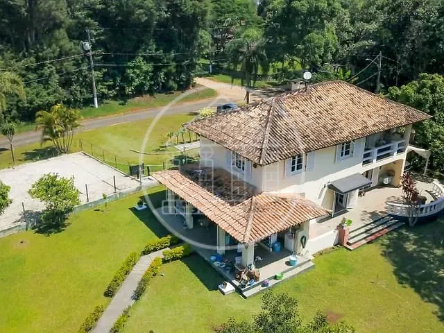 Sobrado com 1500m² 5 quartos e 4 banheiros, à venda, no bairro Jardim das Palmeiras (Zona Sul) em São Paulo