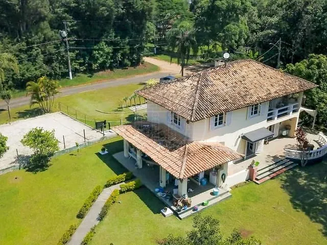 Sobrado com 1500m² 5 quartos e 4 banheiros, à venda, no bairro Jardim das Palmeiras (Zona Sul) em São Paulo