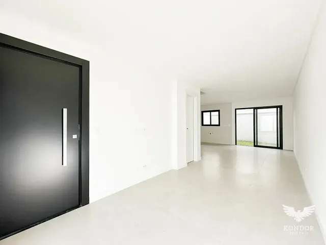 Sobrado 3 quartos e 2 banheiros, à venda, no bairro Santa Felicidade em Curitiba