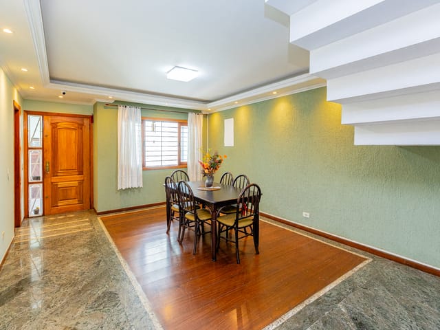 Sobrado com 300m² 4 quartos e 6 banheiros, à venda, no bairro Jardim Marajoara em São Paulo