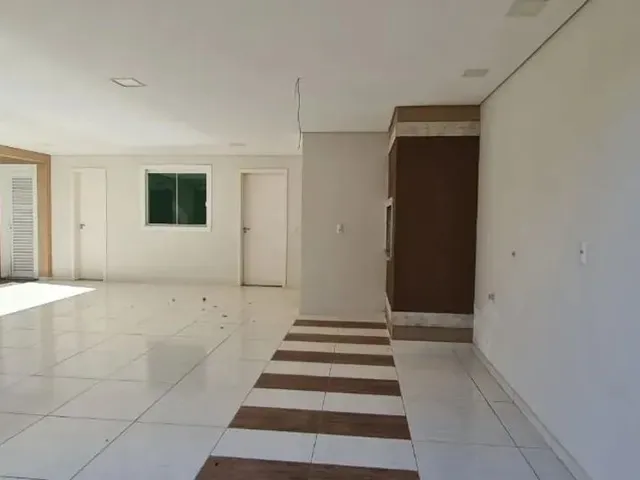 Sobrado com 195m² 3 quartos e 4 banheiros, à venda, no bairro Aristocrata em São José Dos Pinhais