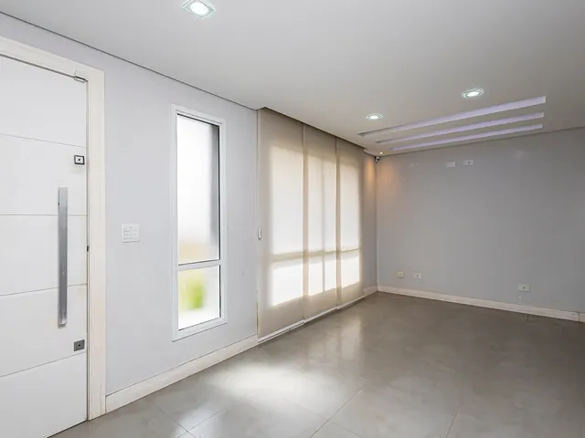 Sobrado com 227m² 3 quartos e 4 banheiros, à venda, no bairro Guabirotuba em Curitiba