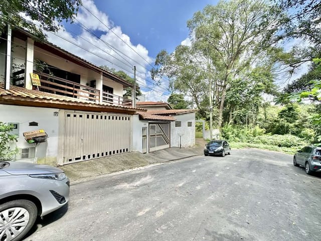 Sobrado com 162m² 2 quartos e 2 banheiros, à venda, no bairro Jardim Rebelato em Cotia