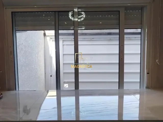 Sobrado 2 quartos e 2 banheiros, à venda, no bairro Cic em Curitiba