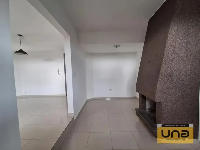 Sobrado 3 quartos e 1 banheiro, à venda, no bairro GUABIROTUBA em Curitiba