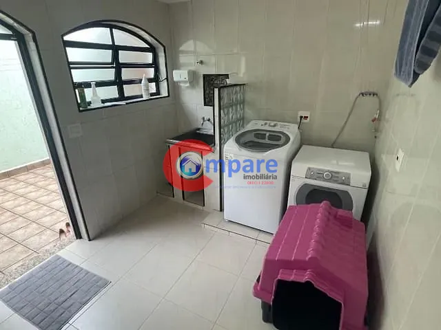 Sobrado com 198m² 3 quartos e 6 banheiros, à venda, no bairro Vila Galvão em Guarulhos