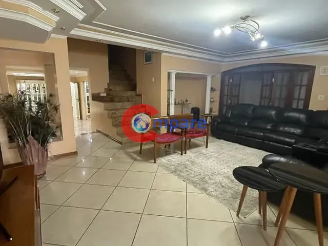 Sobrado com 198m² 3 quartos e 6 banheiros, à venda, no bairro Vila Galvão em Guarulhos