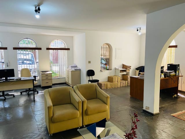 Sobrado com 354m² 4 quartos e 6 banheiros, à venda, no bairro Jardim Leonor em São Paulo