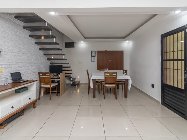 Sobrado com 208m² 3 quartos e 3 banheiros, à venda, no bairro Vila Fanton-Perus em São Paulo