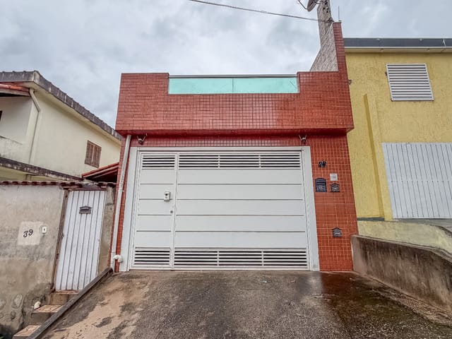 Sobrado com 208m² 3 quartos e 3 banheiros, à venda, no bairro Vila Fanton-Perus em São Paulo