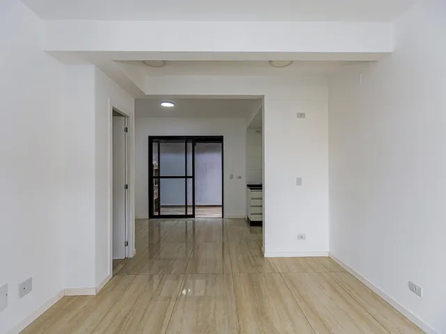 Sobrado com 108m² 3 quartos e 2 banheiros, à venda, no bairro Uberaba em Curitiba