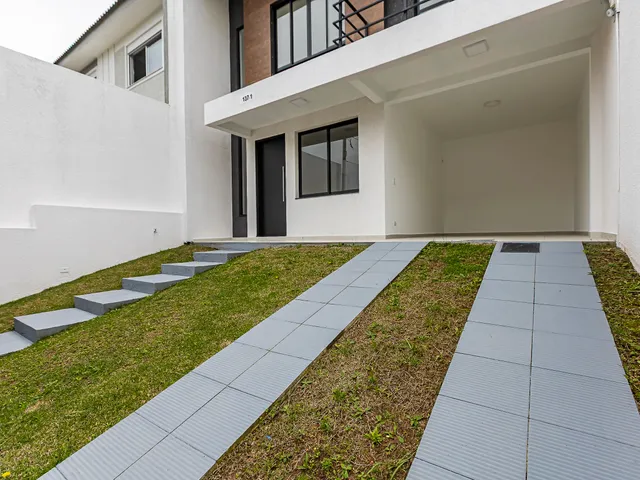 Sobrado com 108m² 3 quartos e 2 banheiros, à venda, no bairro Uberaba em Curitiba