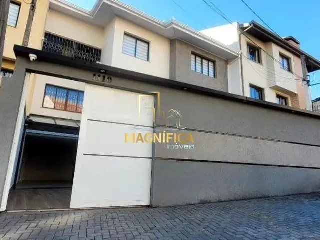 Sobrado 3 quartos e 2 banheiros, à venda, no bairro Parolin em Curitiba