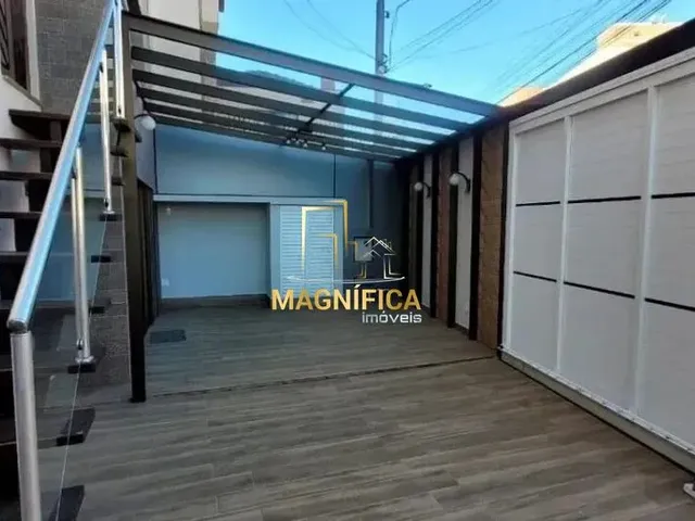 Sobrado 3 quartos e 2 banheiros, à venda, no bairro Parolin em Curitiba