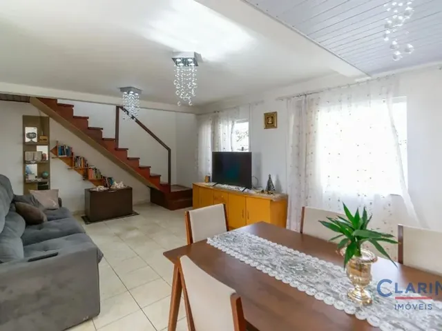Sobrado 3 quartos e 2 banheiros, à venda, no bairro VILA ELIZABETH em Campo Largo