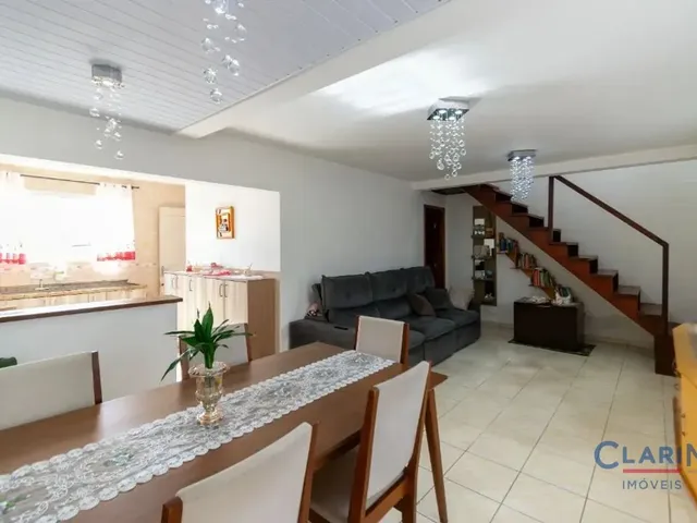 Sobrado 3 quartos e 2 banheiros, à venda, no bairro VILA ELIZABETH em Campo Largo