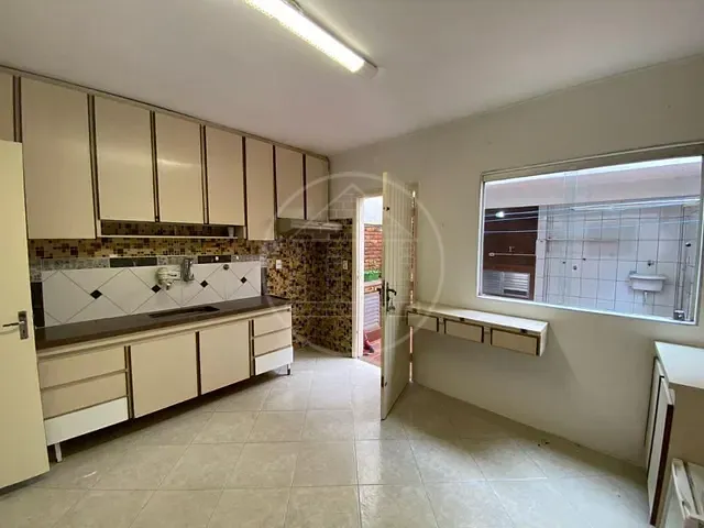 Sobrado com 205m² 3 quartos e 2 banheiros, à venda, no bairro Jardim Aeroporto em São Paulo