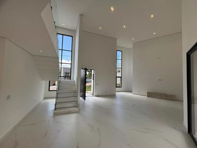 Sobrado com 530m² 4 quartos e 2 banheiros, à venda, no bairro Quintas do Ingaí em Santana de Parnaíba