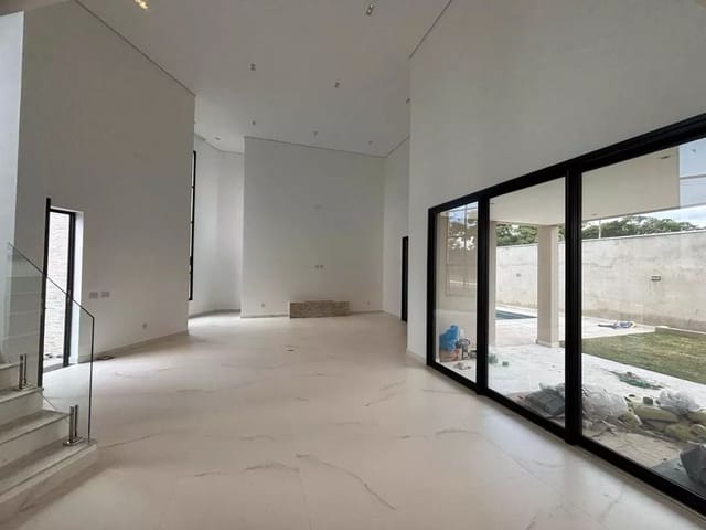 Sobrado com 530m² 4 quartos e 2 banheiros, à venda, no bairro Quintas do Ingaí em Santana de Parnaíba