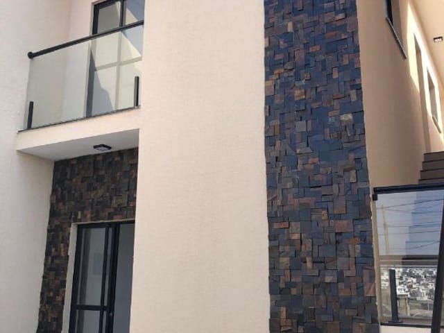 Sobrado com 150m² 4 quartos e 2 banheiros, à venda, no bairro Residencial Colinas em Mogi das Cruzes