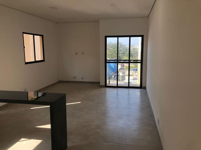 Sobrado com 150m² 4 quartos e 2 banheiros, à venda, no bairro Residencial Colinas em Mogi das Cruzes