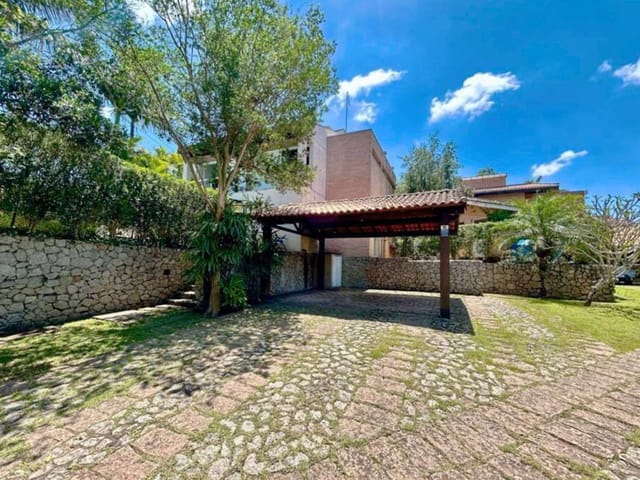 Sobrado com 493m² 4 quartos e 4 banheiros, à venda, no bairro Chácara dos Lagos em Carapicuíba