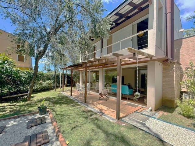 Sobrado com 493m² 4 quartos e 4 banheiros, à venda, no bairro Chácara dos Lagos em Carapicuíba