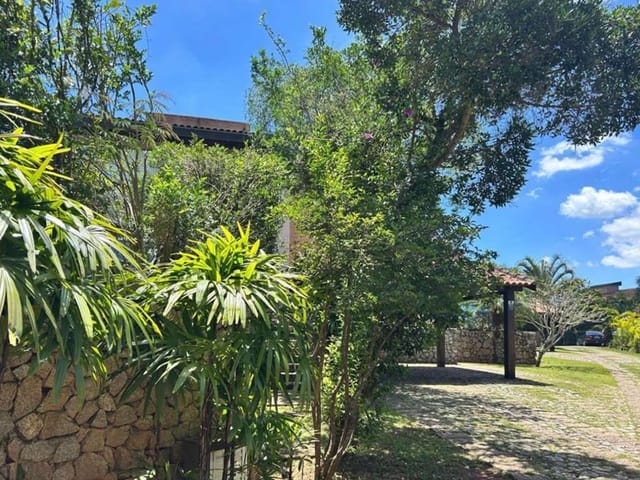 Sobrado com 493m² 4 quartos e 4 banheiros, à venda, no bairro Chácara dos Lagos em Carapicuíba