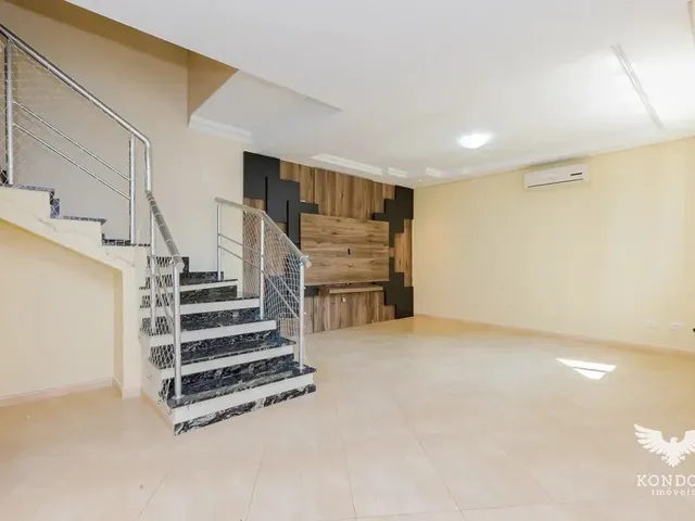 Sobrado 4 quartos e 4 banheiros, à venda, no bairro Santa Felicidade em Curitiba