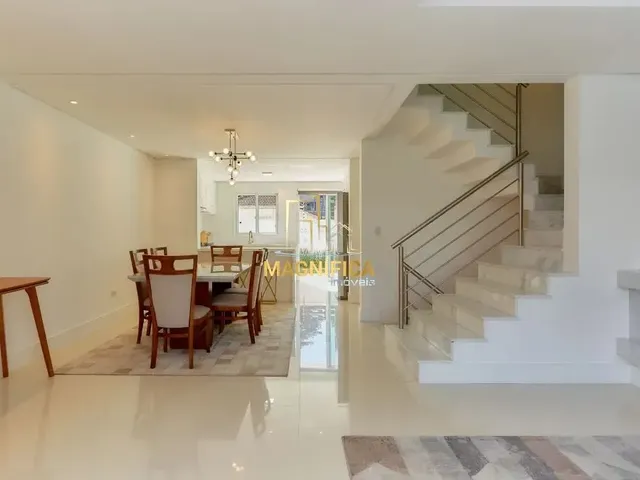 Casa 3 quartos e 4 banheiros, à venda, no bairro Mercês em Curitiba