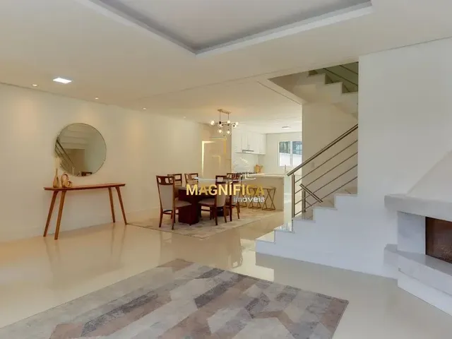 Casa 3 quartos e 4 banheiros, à venda, no bairro Mercês em Curitiba