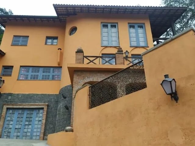 Sobrado com 1000m² 4 quartos e 4 banheiros, à venda, no bairro Recanto Impla em Carapicuíba