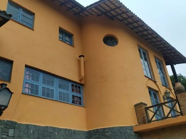 Sobrado com 1000m² 4 quartos e 4 banheiros, à venda, no bairro Recanto Impla em Carapicuíba