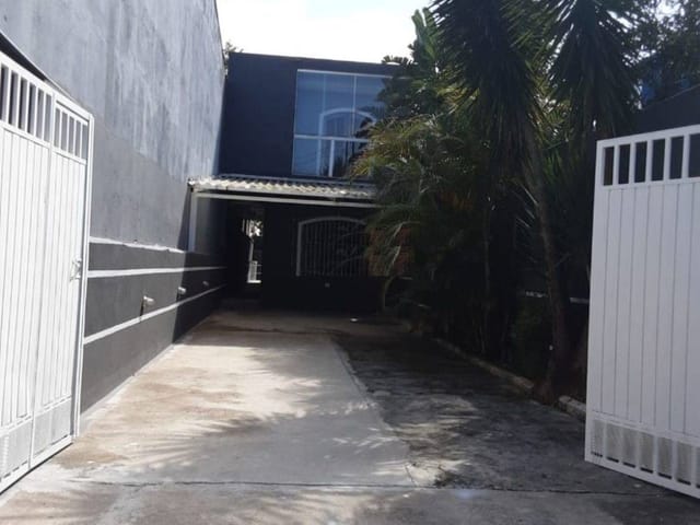 Foto do Sobrado - Excelente sobrado com 4 dormitórios, 1 suíte com clouset  com  sacada,  6 vagas,  191 m² -  Vila Nova Bonsucesso- Guarulhos -SP | Imobiliária Compare